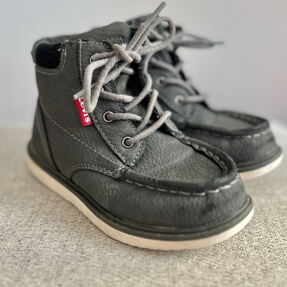 Toddler Levi boots size 10